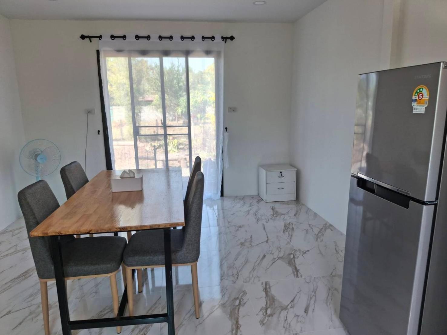 Apartament Homlomchomsuan หอมลมชมสวน Ban Mai  Pokój zdjęcie