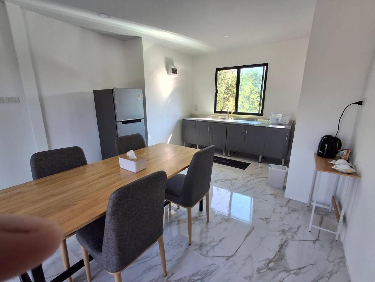 Apartament Homlomchomsuan หอมลมชมสวน Ban Mai  Pokój zdjęcie